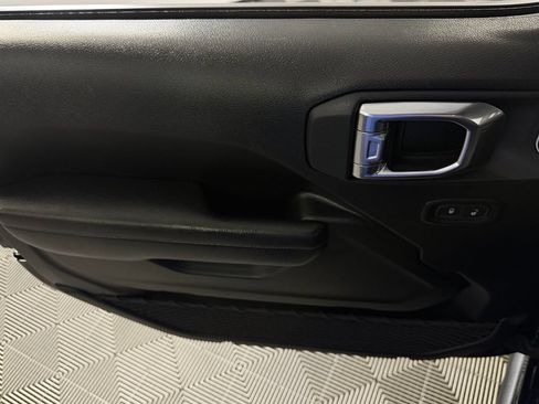Used 2025 Jeep Wrangler Unlimited Sport AWD/4WD image 24