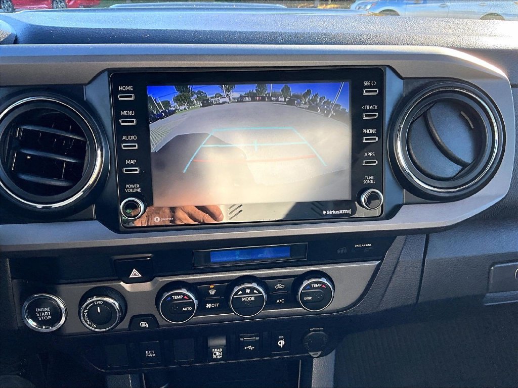 Used 2022 Toyota Tacoma TRD Sport AWD/4WD image 25