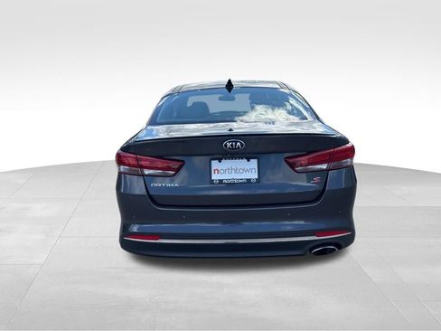 Used 2018 Kia Optima S w/ Panoramic Sunroof Package FWD image 5