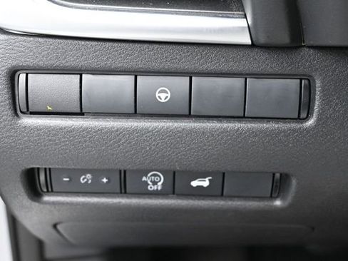 Used 2025 Nissan Rogue SV FWD image 13