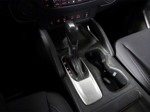 Used 2022 Nissan Frontier SV image 27