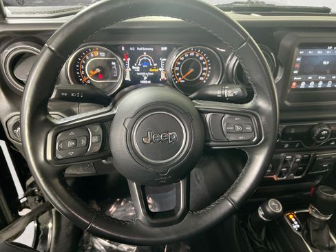 Used 2022 Jeep Gladiator Sport image 11