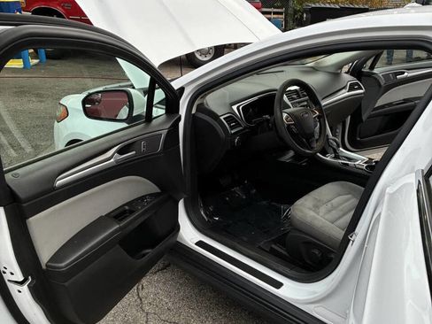 Used 2015 Ford Fusion S image 10