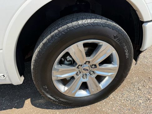 Used 2018 Ford F150 Platinum w/ Equipment Group 701A Luxury AWD/4WD image 9
