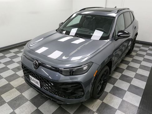 New 2026 Volkswagen Tiguan SE R-Line image 6