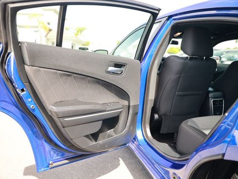 Used 2020 Dodge Charger SXT w/ Driver Convenience Group image 33