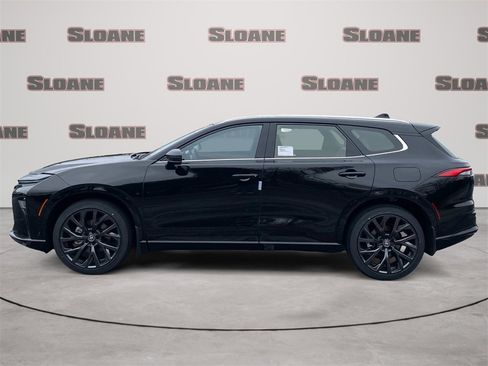 New 2025 Toyota Crown Signia image 2