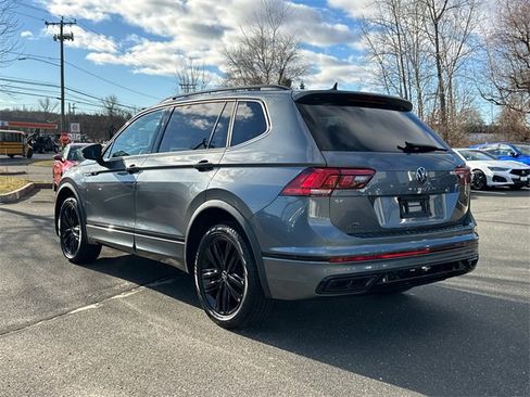 Used 2022 Volkswagen Tiguan SE R-Line image 2