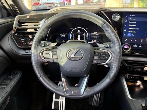 Used 2024 Lexus TX 500h AWD w/ Technology Package image 32