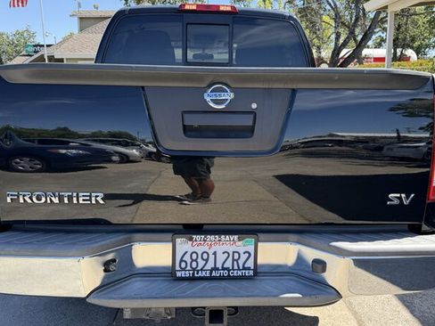 Used 2019 Nissan Frontier SV RWD image 8