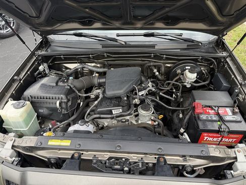 Used 2011 Toyota Tacoma 2WD Regular Cab image 23