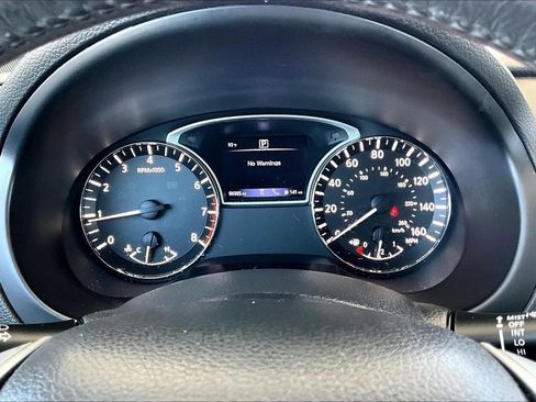 Used 2018 Nissan Altima 2.5 SL FWD image 12