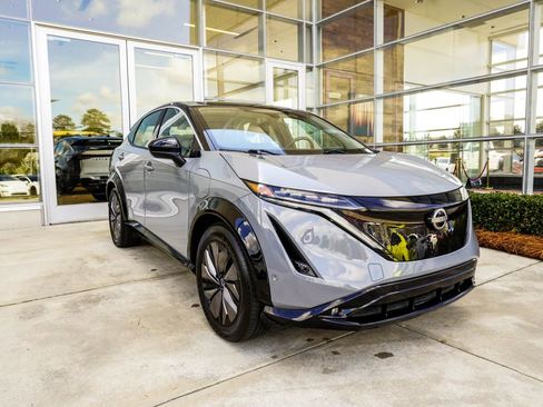 Used 2023 Nissan Ariya FWD image 4