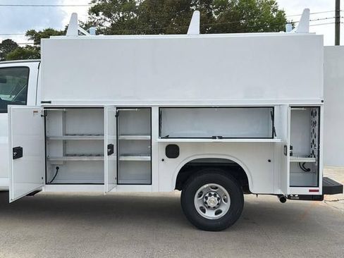 New 2026 Chevrolet Express 3500 w/ Power Convenience Package RWD image 19