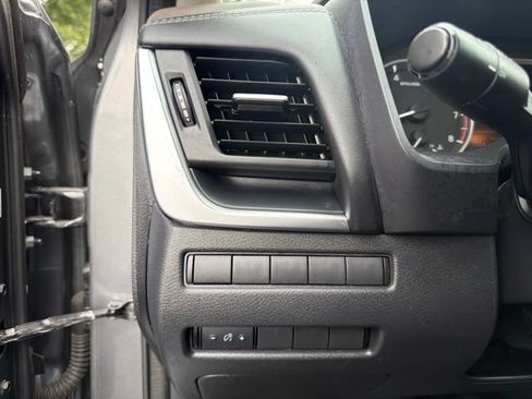 Used 2021 Nissan Rogue S FWD image 21
