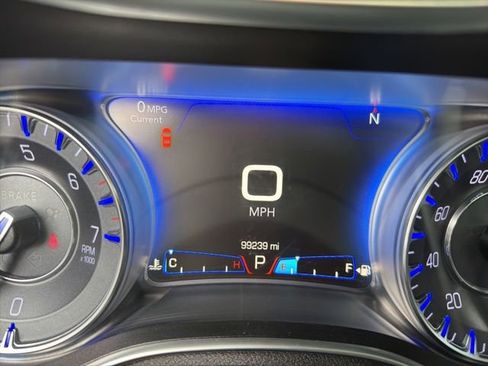 Used 2016 Chrysler 300 C RWD image 22