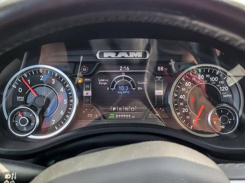 Used 2022 RAM 1500 Laramie AWD/4WD image 11
