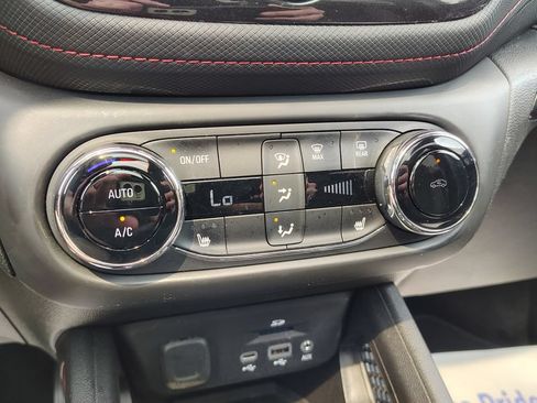 Used 2023 Chevrolet TrailBlazer RS w/ Sun and Liftgate Package AWD/4WD image 32