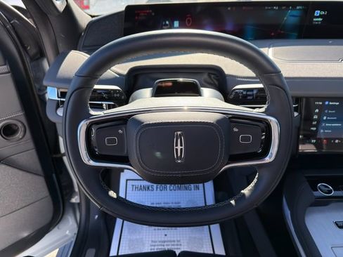 Used 2025 Lincoln Navigator Reserve w/ Jet Appearance Package image 46