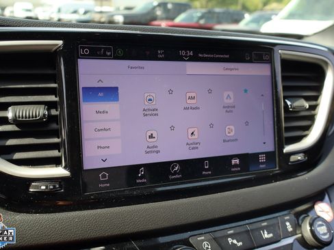 Used 2025 Chrysler Pacifica Select FWD image 20