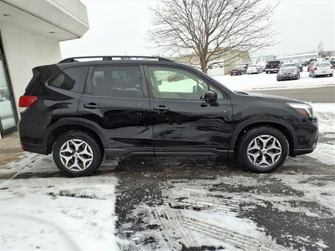 Used 2019 Subaru Forester Premium image 26