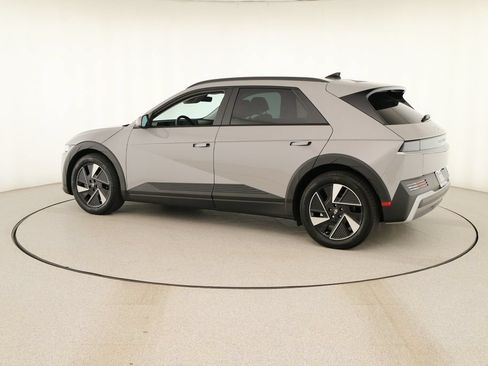 Used 2025 Hyundai Ioniq 5 SEL RWD image 3