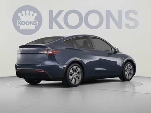 Used 2021 Tesla Model Y Long Range AWD/4WD image 4