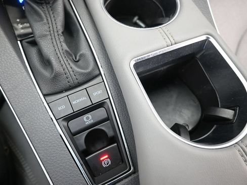 Used 2022 Toyota Avalon Limited w/ Advanced Safety Package FWD image 34