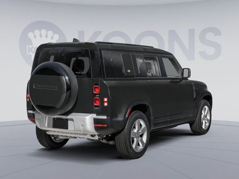 Used 2025 Land Rover Defender 110 S image 2