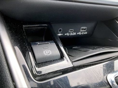 Used 2023 Subaru Outback Touring XT image 33