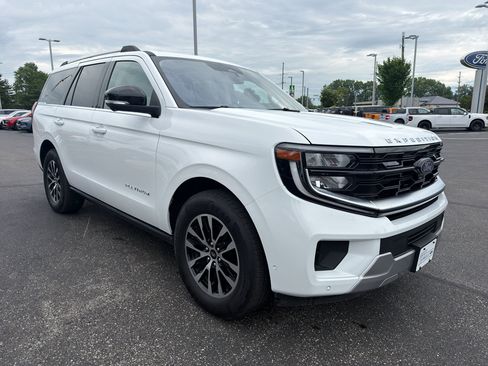 Used 2025 Ford Expedition Platinum AWD/4WD image 4