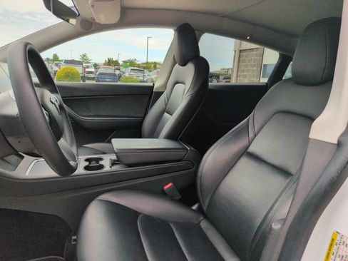Used 2022 Tesla Model Y Performance AWD/4WD image 22