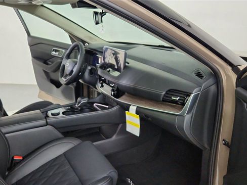 New 2025 Nissan Rogue Platinum w/ Platinum Premium Package image 27