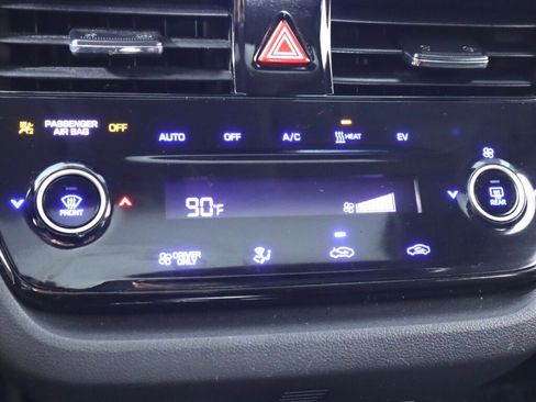 Used 2020 Hyundai Ioniq Limited image 23