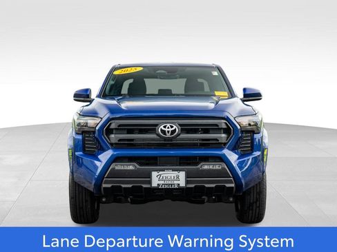 Used 2025 Toyota Tacoma SR5 AWD/4WD image 2