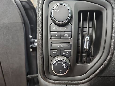 Used 2025 Chevrolet Silverado 1500 Custom image 25