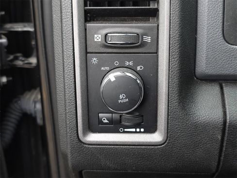 Used 2019 RAM 1500 Express w/ Express Value Package image 16