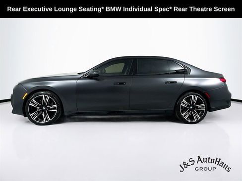Used 2023 BMW 760i xDrive AWD/4WD image 4