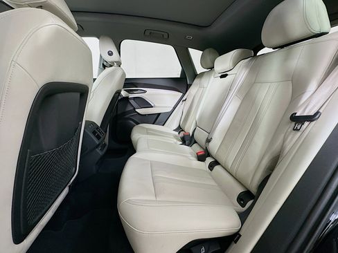 Used 2025 Audi Q5 Premium w/ Convenience Package image 9