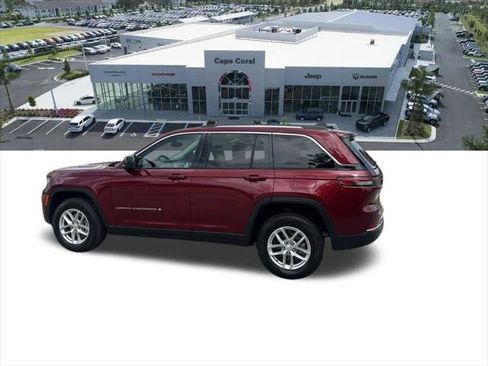 Certified 2024 Jeep Grand Cherokee Laredo X AWD/4WD image 27