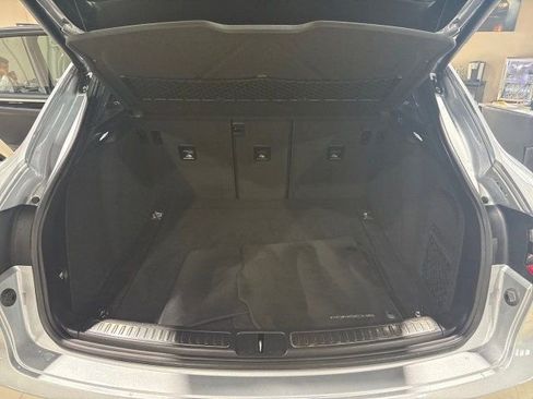 Used 2018 Porsche Macan S w/ Premium Package Plus image 32