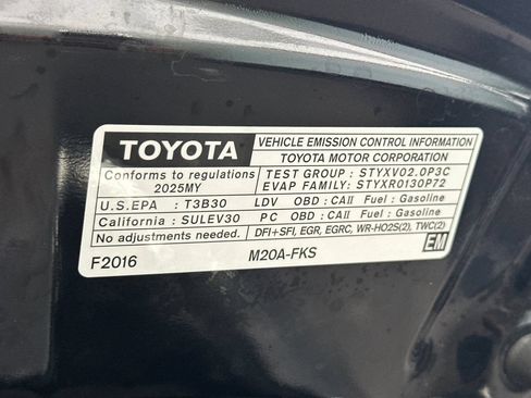 Used 2025 Toyota Corolla LE FWD image 33