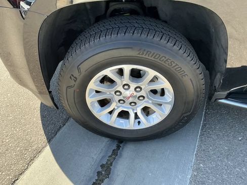 Used 2019 GMC Yukon SLT AWD/4WD image 10
