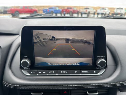 Used 2024 Nissan Rogue SV image 22