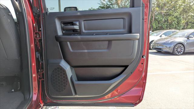 Used 2024 RAM 3500 Tradesman w/ Chrome Appearance Group AWD/4WD image 19