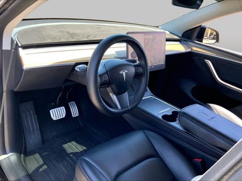 Used 2023 Tesla Model Y Performance AWD/4WD image 15
