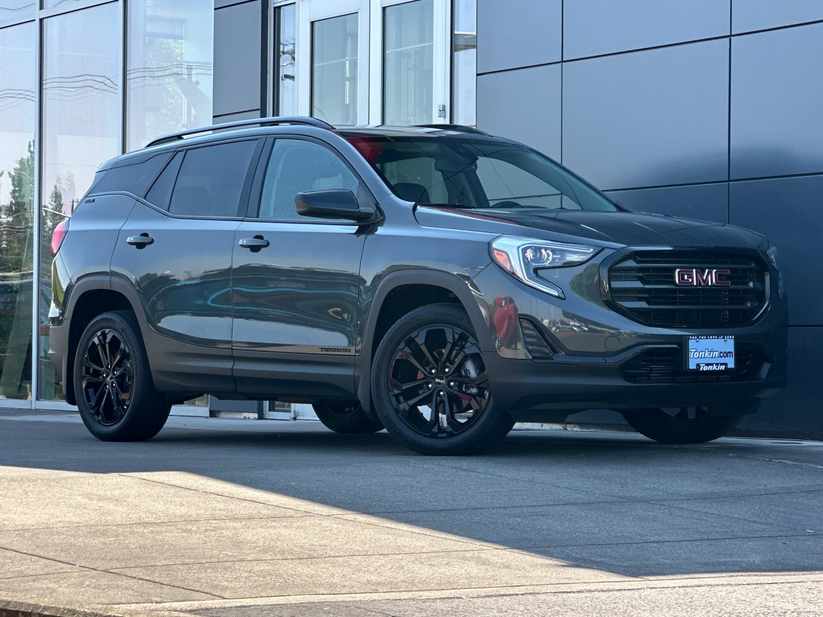 Used 2020 GMC Terrain SLE w/ Elevation Edition AWD/4WD image 2
