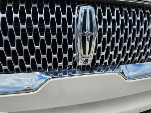 Used 2022 Lincoln Aviator Reserve RWD image 9