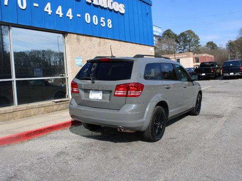 Used 2020 Dodge Journey SE w/ SE Popular Equipment Group image 4