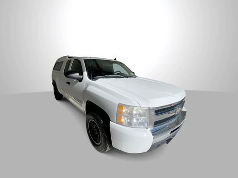Used 2010 Chevrolet Silverado 1500 LT w/ Power Pack Plus AWD/4WD image 2